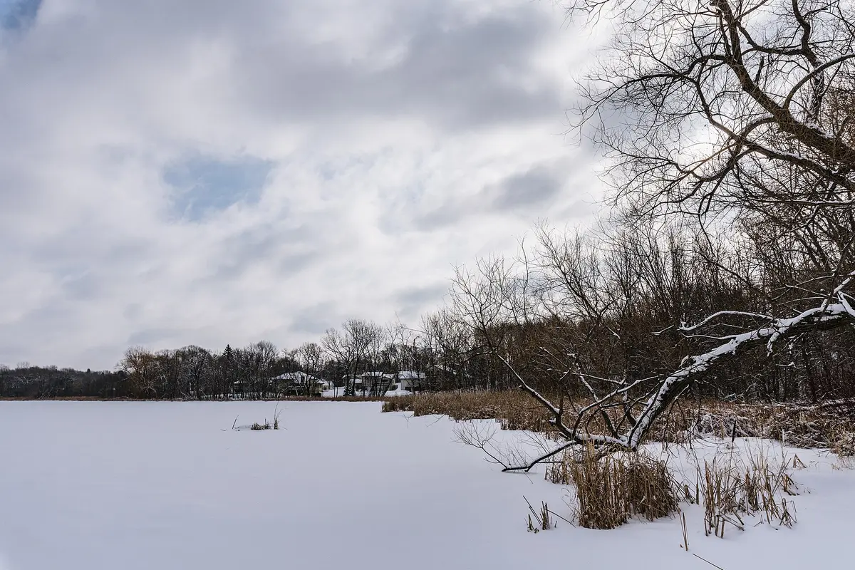 Photograph of Fish Lake in winter